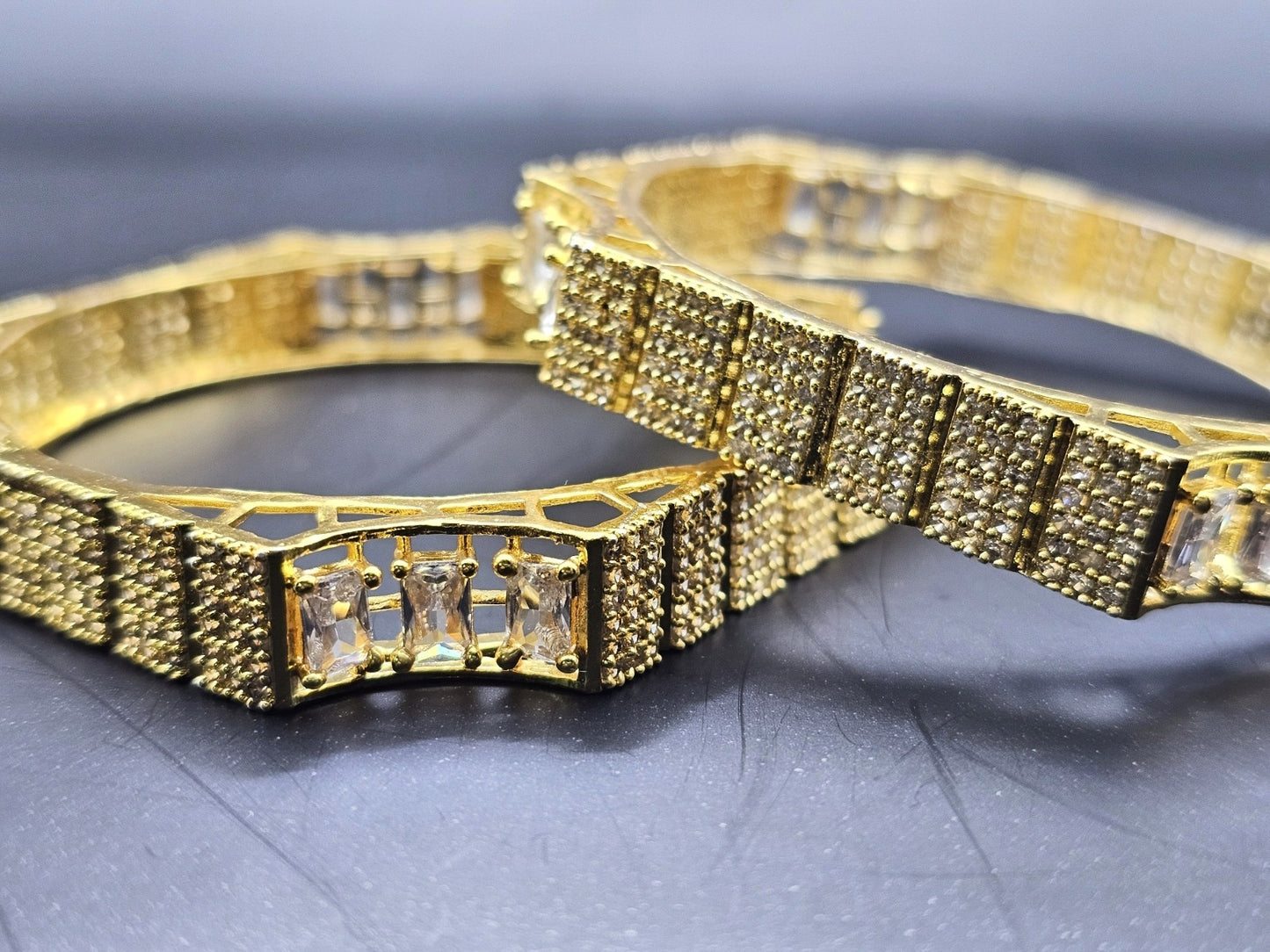 CZ B0003-1 GL BANGLE 2/6