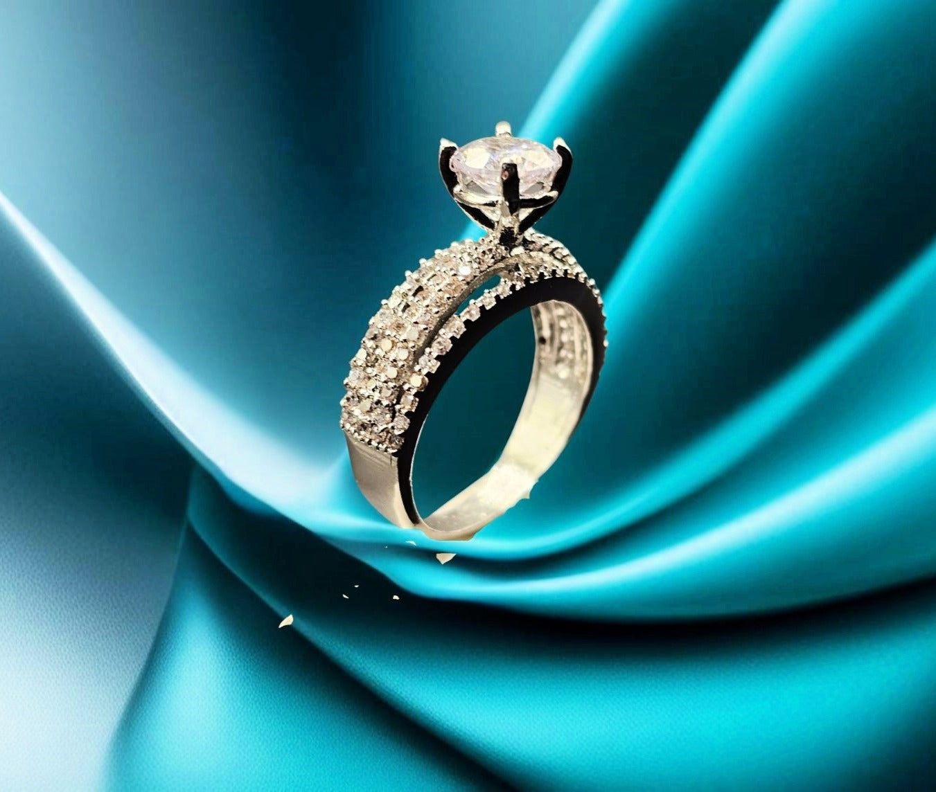CZ RING R0009
