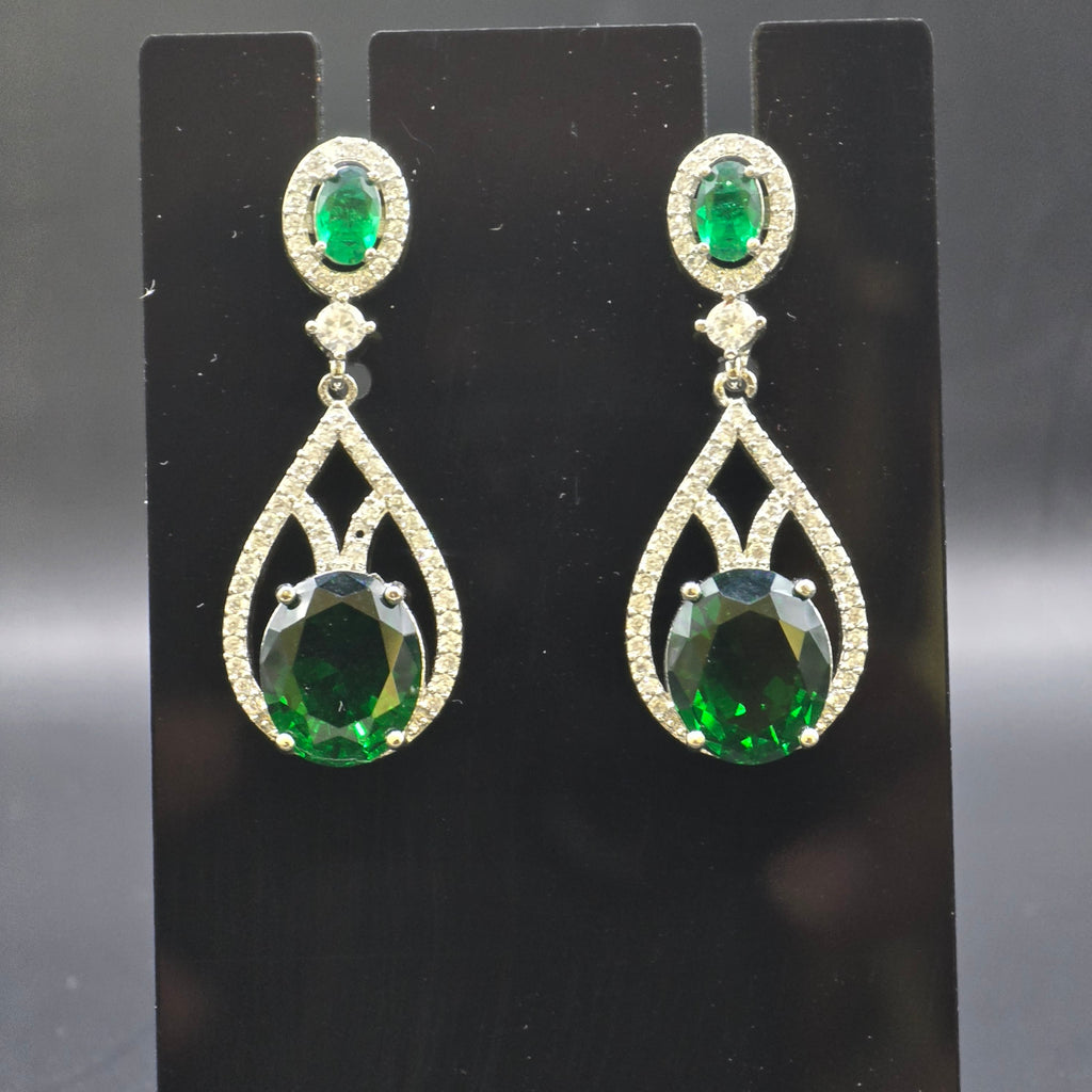 Manruya Emerald Green Teardrop Dangle Earrings - أقراط الزمرد الأخضر