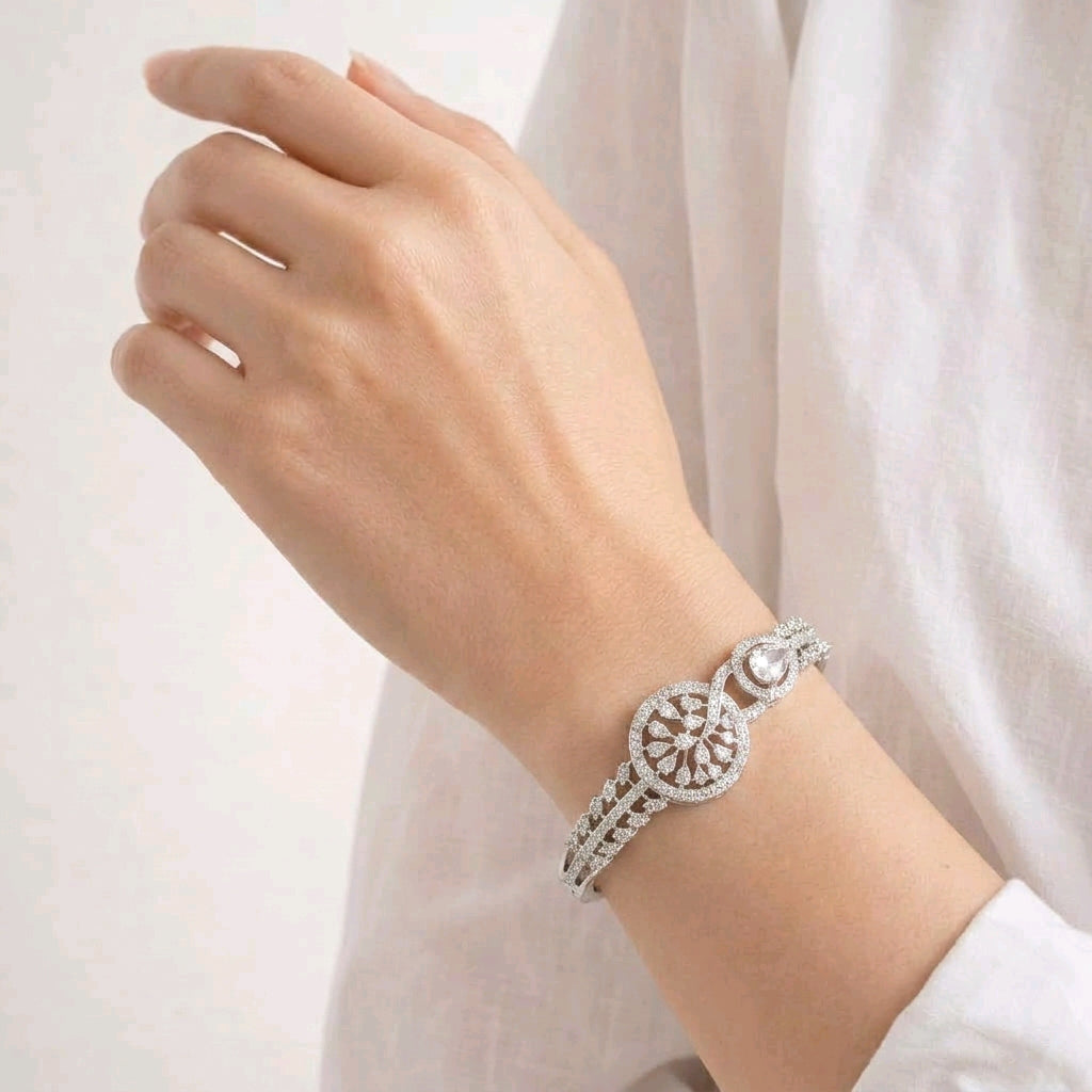 Glistening Tree of Life & Pear-Drop Silver Bracelet | سوار شجرة الحياة الفضي بقطرة الكمثرى اللامعة