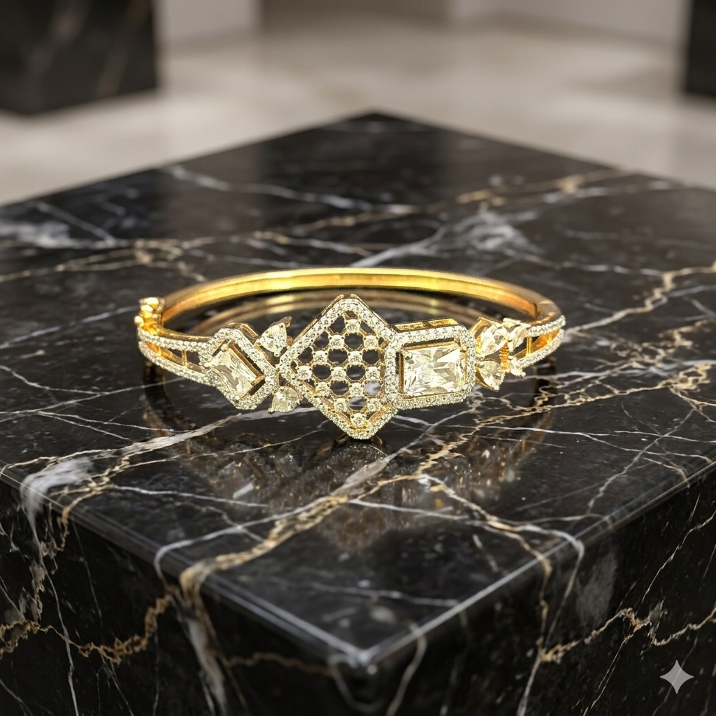 Gilded Celestial Petal Pave Bracelet | سوار بتلات النجوم الذهبي المرصع بالبافيه
