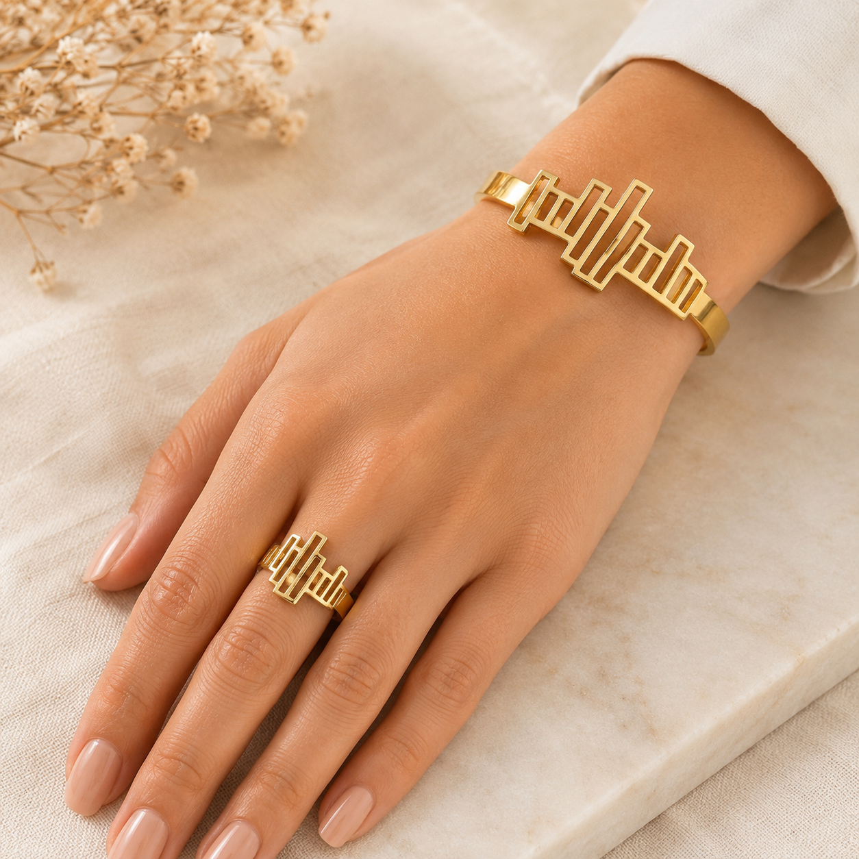 Manruya Anti-Tarnish Gold Geometric Bracelet & Ring Set – Premium Stainless Steel | طقم سوار وخاتم مانرويا الذهبي الهندسي المقاوم لتغير اللون