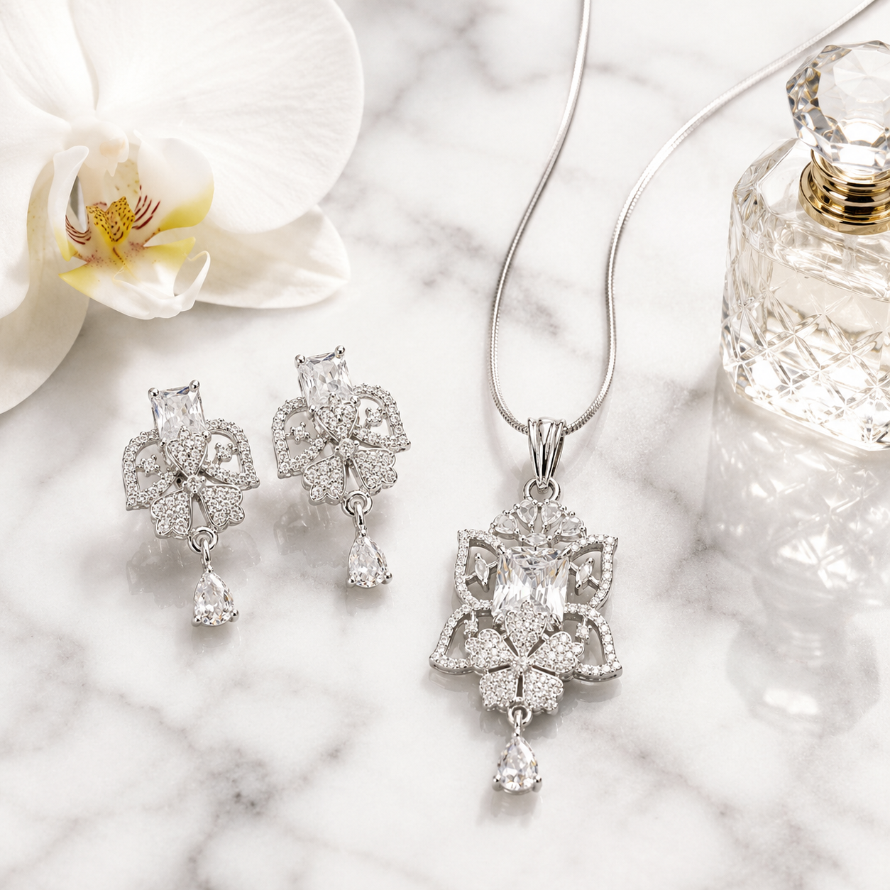 Manruya Crystal Blossom Pendant Set | طقم قلادة مانرويا كريستال بلوسوم