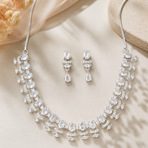 Elegant Silver Crystal Necklace & Earring Set for Women | طقم عقد وأقراط كريستالي أنيق للنساء