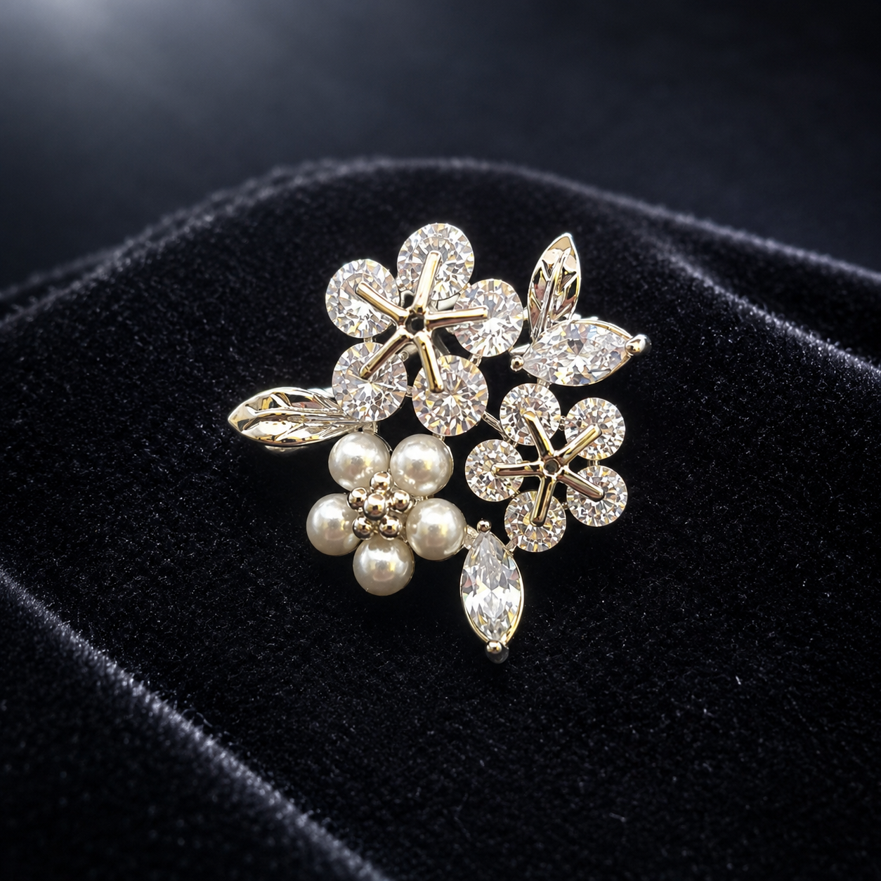 Luxury Floral Crystal Pearl Hijab Brooch | بروش حجاب فاخر بتصميم ورد وكريستال