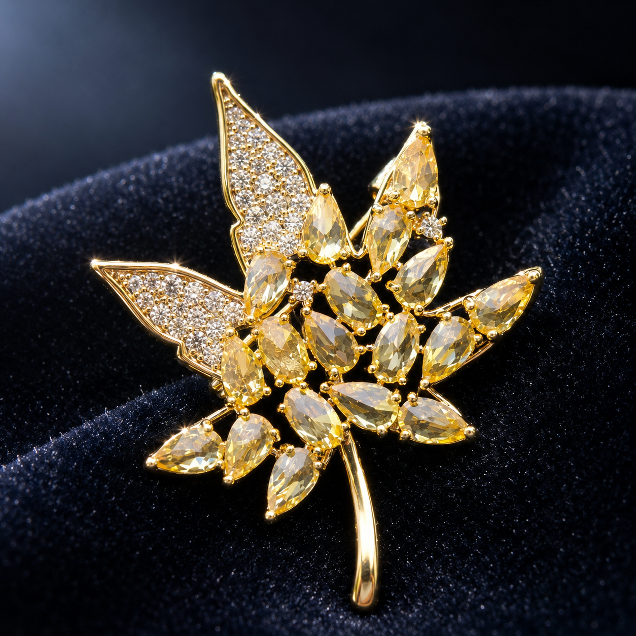 Luxury Leaf Crystal Hijab Brooch | بروش حجاب فاخر بتصميم الورقة والكريستال