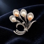 Luxury Pearl Floral Hijab Brooch | بروش حجاب فاخر باللؤلؤ والتصميم الزهري