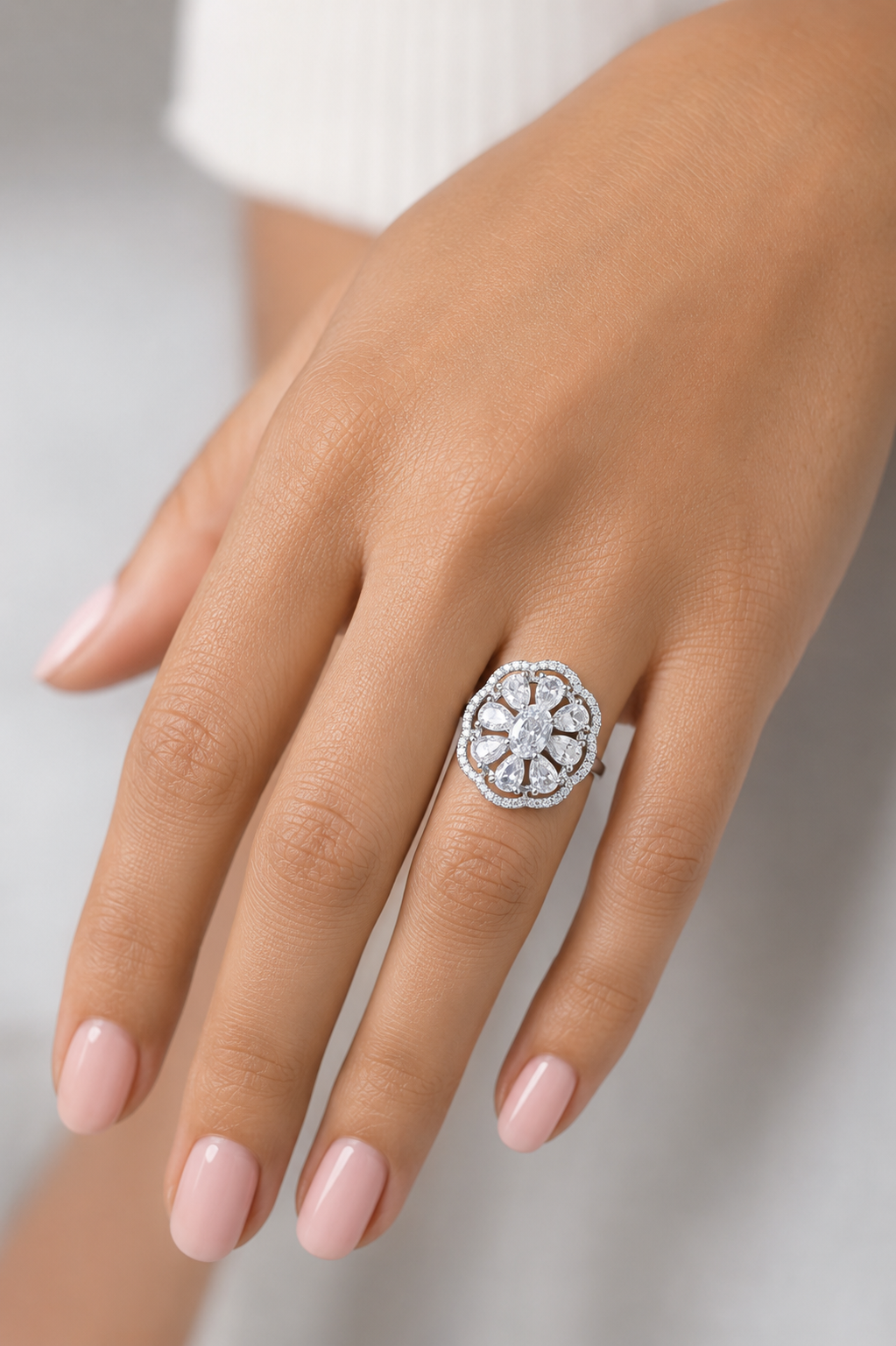 Manruya Diamond-Cut Floral Statement Ring - خاتم منرويا الماسي بتصميم الوردة البراقة