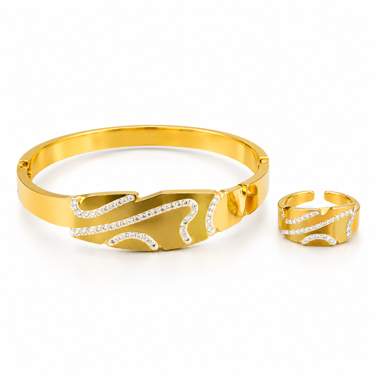 Elara Anti-Tarnish Gold Kada & Ring Set | طقم إلـارا كادا وخاتم ذهبي مقاوم للتصبغ