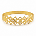 Zelara Anti-Tarnish Gold Bracelet | سوار زيلارا ذهبي مقاوم للتصبغ