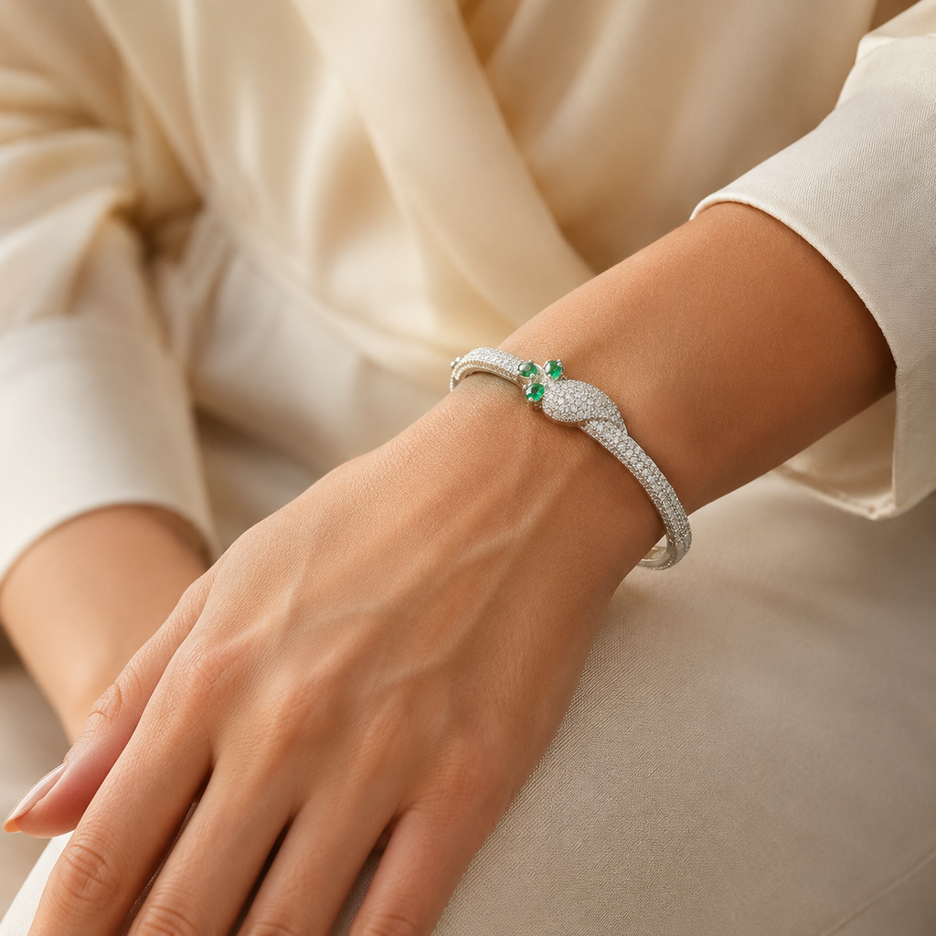 Verdélia Green Stone Silver-Tone Bracelet | سوار فيرديليا بلون فضي بحجر أخضر