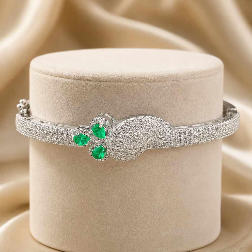 Verdélia Green Stone Silver-Tone Bracelet | سوار فيرديليا بلون فضي بحجر أخضر