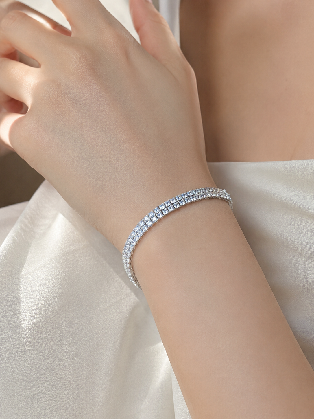 The Serenity Starline Bracelet | سوار "سيرينيتي ستارلاين"
