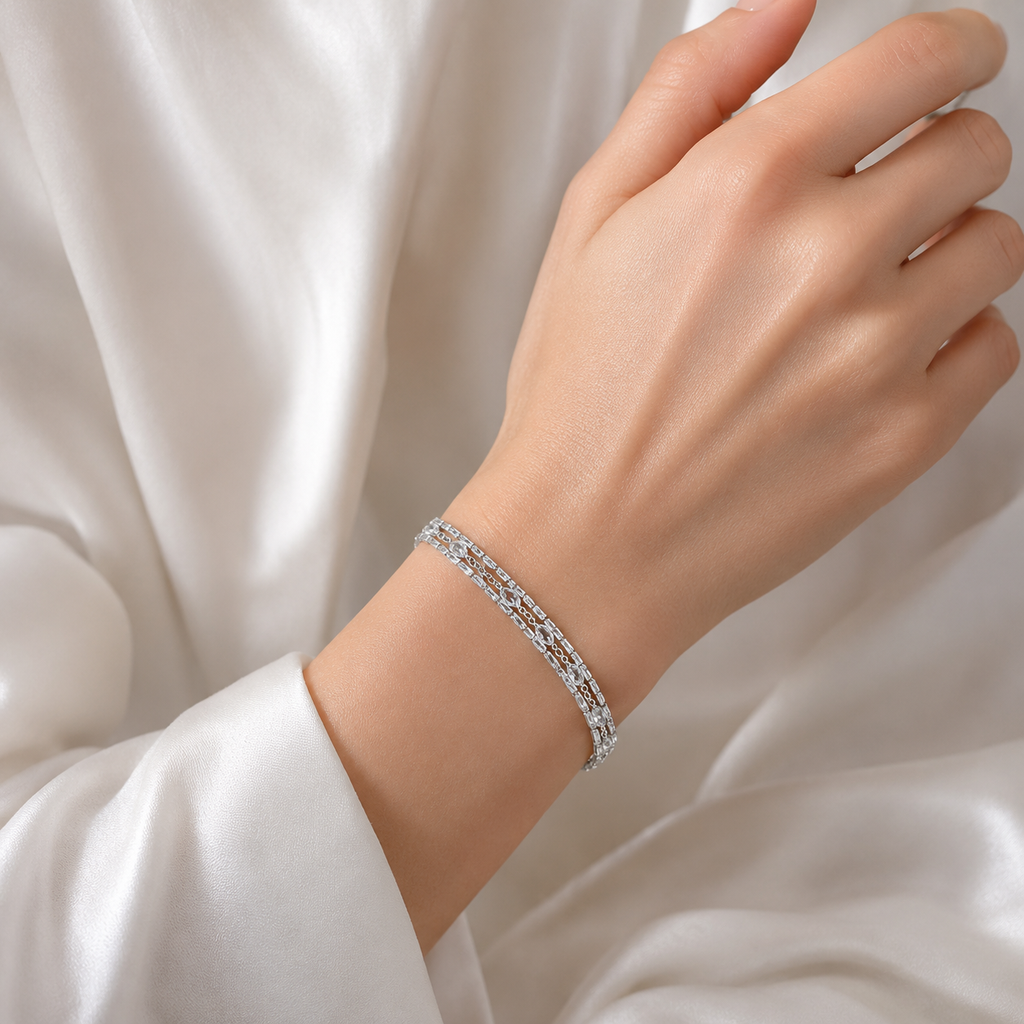 The Infinite Radiance Triple-Row Bracelet | سوار "إنفينيت راديانس" ثلاثي الصفوف