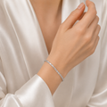 The Radiant Starline Baguette-Cut Bracelet | سوار "راديانت ستارلاين" بقطع الباغيت