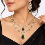 Emerald Green & Gold-Tone Chandelier Necklace and Earrings Set | طقم عقد وأقراط متدلية باللون الأخضر الزمردي والذهبي