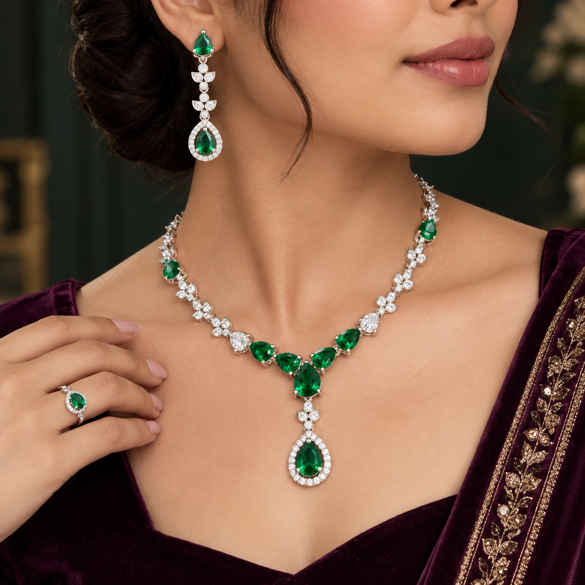 Emerald Green Crystal Necklace & Earrings Set – Silver-Tone | طقم عقد وأقراط بأحجار خضراء زمردية – لون فضي