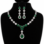 Emerald Green Crystal Necklace & Earrings Set – Silver-Tone | طقم عقد وأقراط بأحجار خضراء زمردية – لون فضي