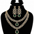 Emerald Green & Gold-Tone Chandelier Necklace and Earrings Set | طقم عقد وأقراط متدلية باللون الأخضر الزمردي والذهبي