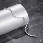 The Radiant Starline Baguette-Cut Bracelet | سوار "راديانت ستارلاين" بقطع الباغيت