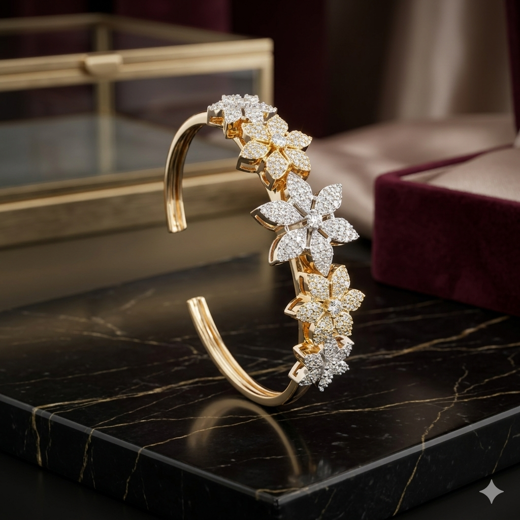 Celestial Duo-Tone Emerald-Cut Starburst Bracelet | سوار النجوم بقطع الزمرد ولونين الفضي والذهبي