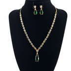 Emerald Green Teardrop Necklace & Earring Set for Women | طقم عقد وأقراط أخضر فاخر للنساء