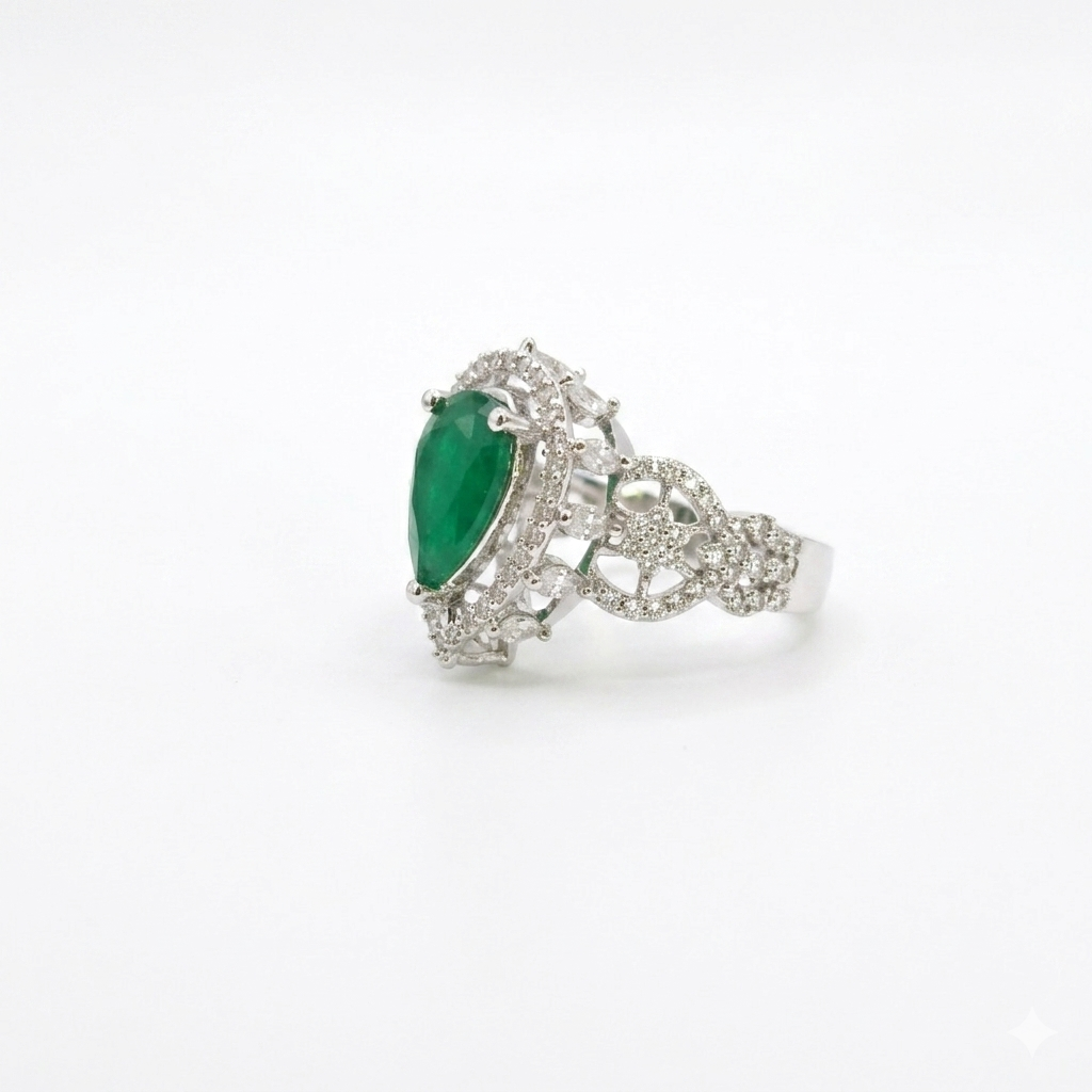 Emerald Teardrop Statement Ring for Women | خاتم زمرد أخضر فاخر للنساء