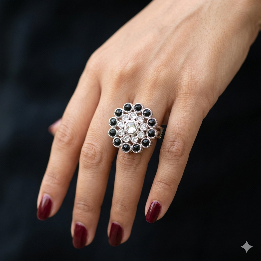 Manruya Black Onyx Floral Statement Ring - خاتم كوكتيل منرويا فضي مرصع بالأونكس الأسود