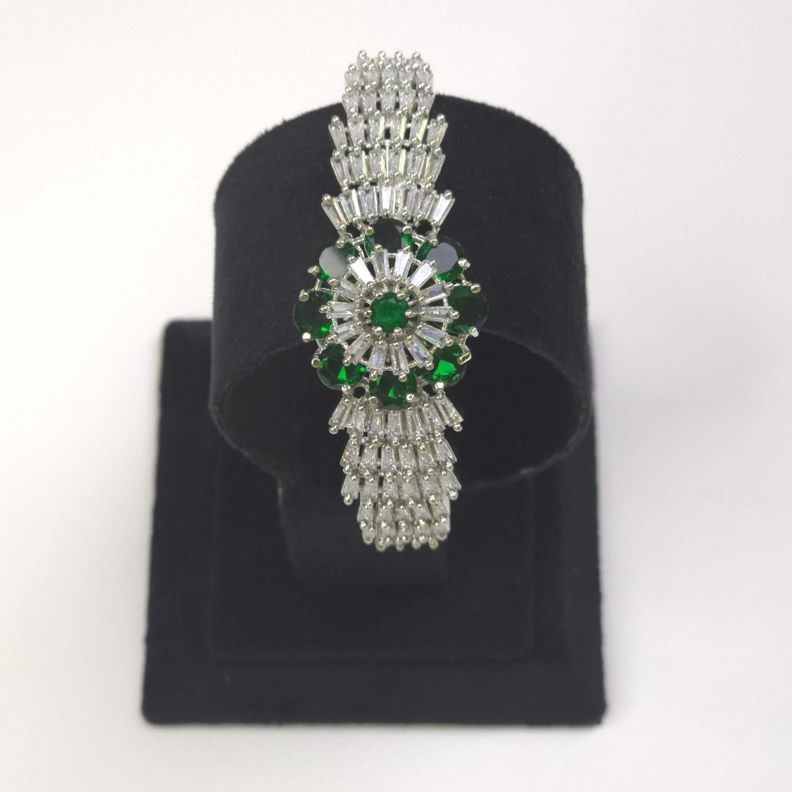 Elegant Green Cubic Zirconia Kada – Sophisticated Party Collection