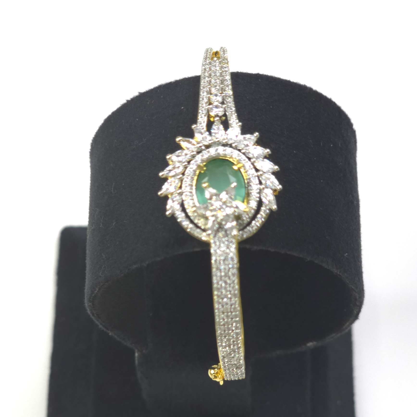 Exquisite Green Stone Dual-Tone Kada – Elegant Party & Festive Wear