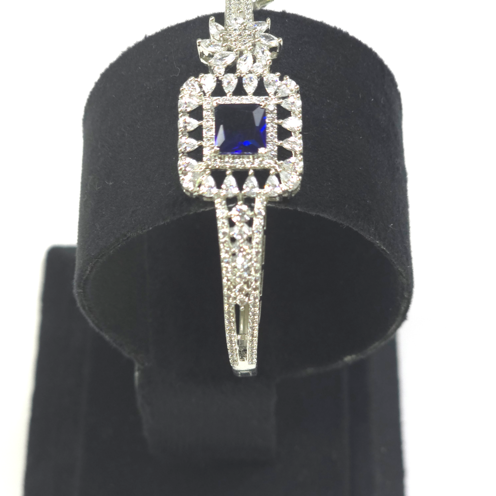 Premium Blue Stone Cubic Zirconia Kada – Modern Elegant Design