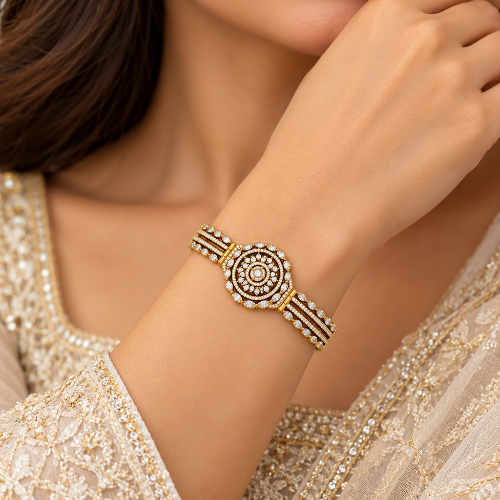 Elegant Crystal Medallion Bracelet for Women | سوار نسائي أنيق بقلادة دائرية مرصعة بالكريستال
