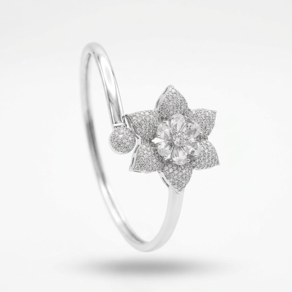 Gilded Botanical Bloom Pave Bracelet | سوار براعم الذهب المرصع بالبافيه