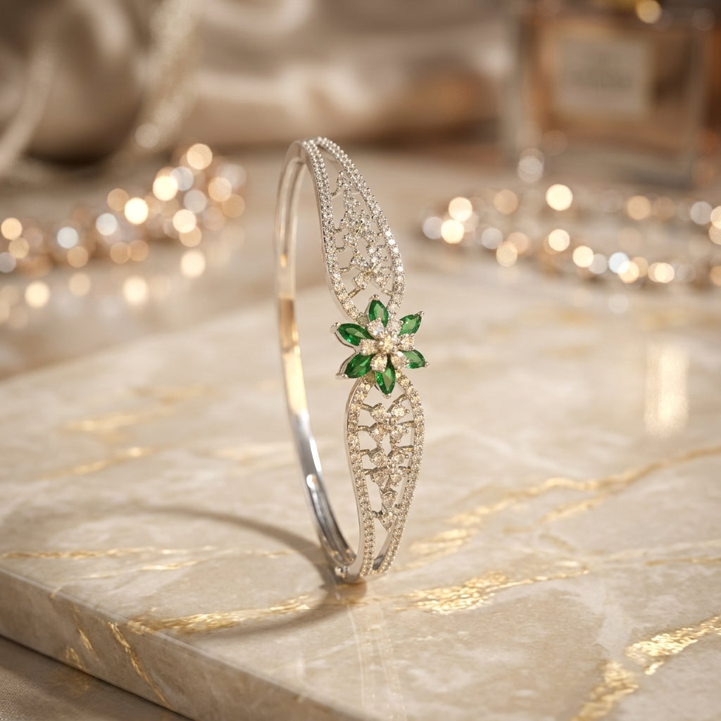 Elegant Emerald Floral Silver Bracelet | سوار فضي بزهور الزمرد الأنيق