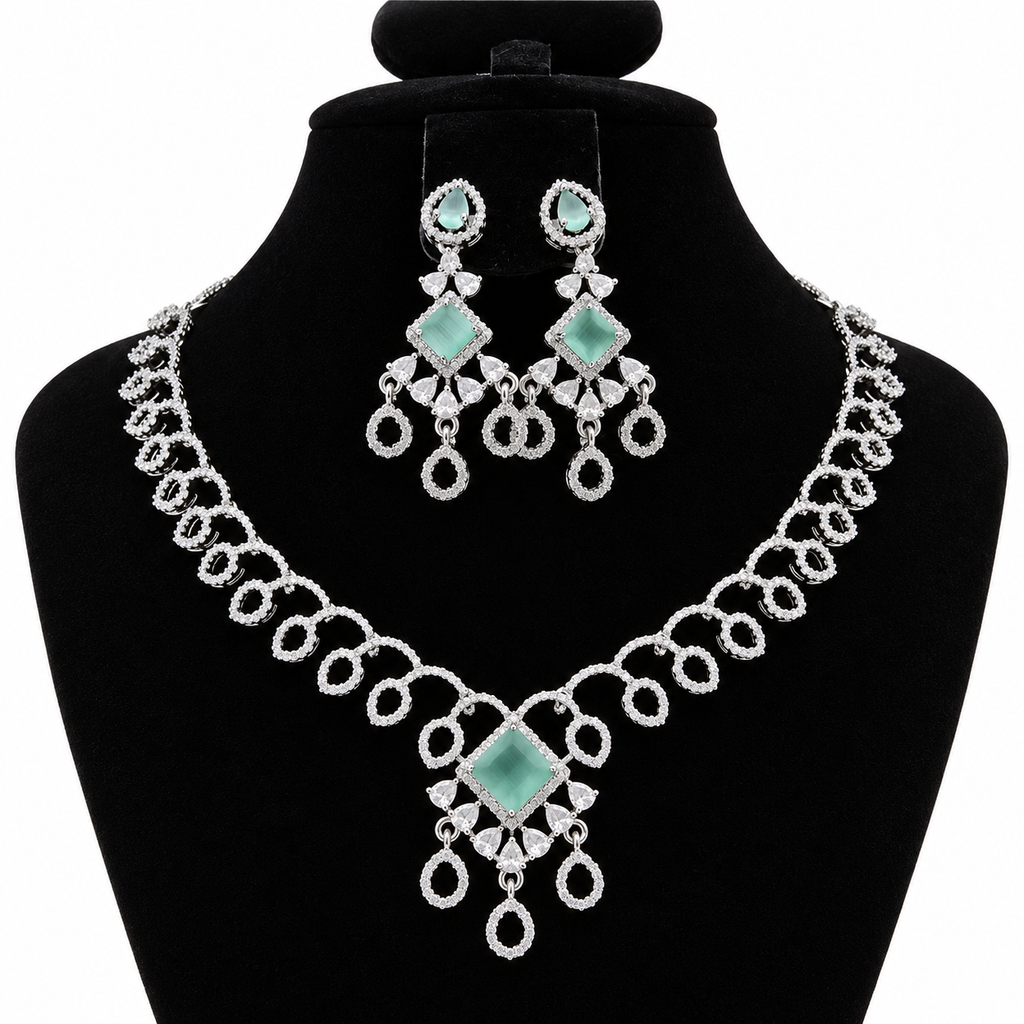 Mint Crystal Chandelier Necklace & Earrings Set | طقم عقد وأقراط كريستالي بتصميم الشاندليير