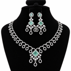 Mint Crystal Chandelier Necklace & Earrings Set | طقم عقد وأقراط كريستالي بتصميم الشاندليير