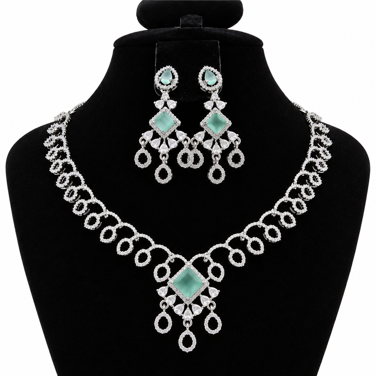 Mint Crystal Chandelier Necklace & Earrings Set | طقم عقد وأقراط كريستالي بتصميم الشاندليير