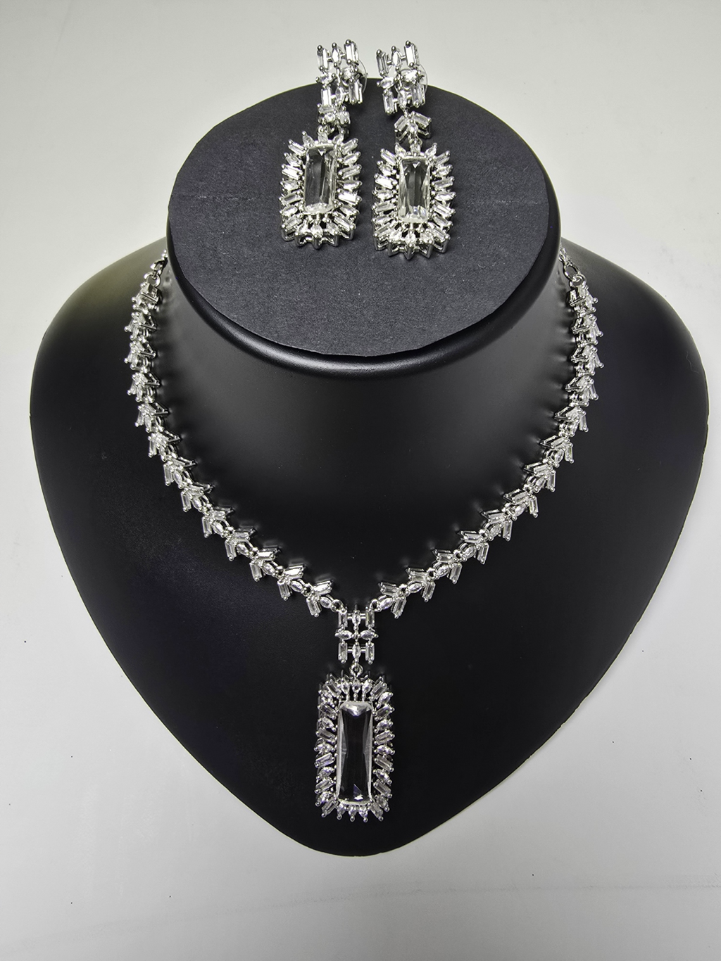 Elegant Cubic Zirconia Necklace & Earring Set – Timeless Party Collection