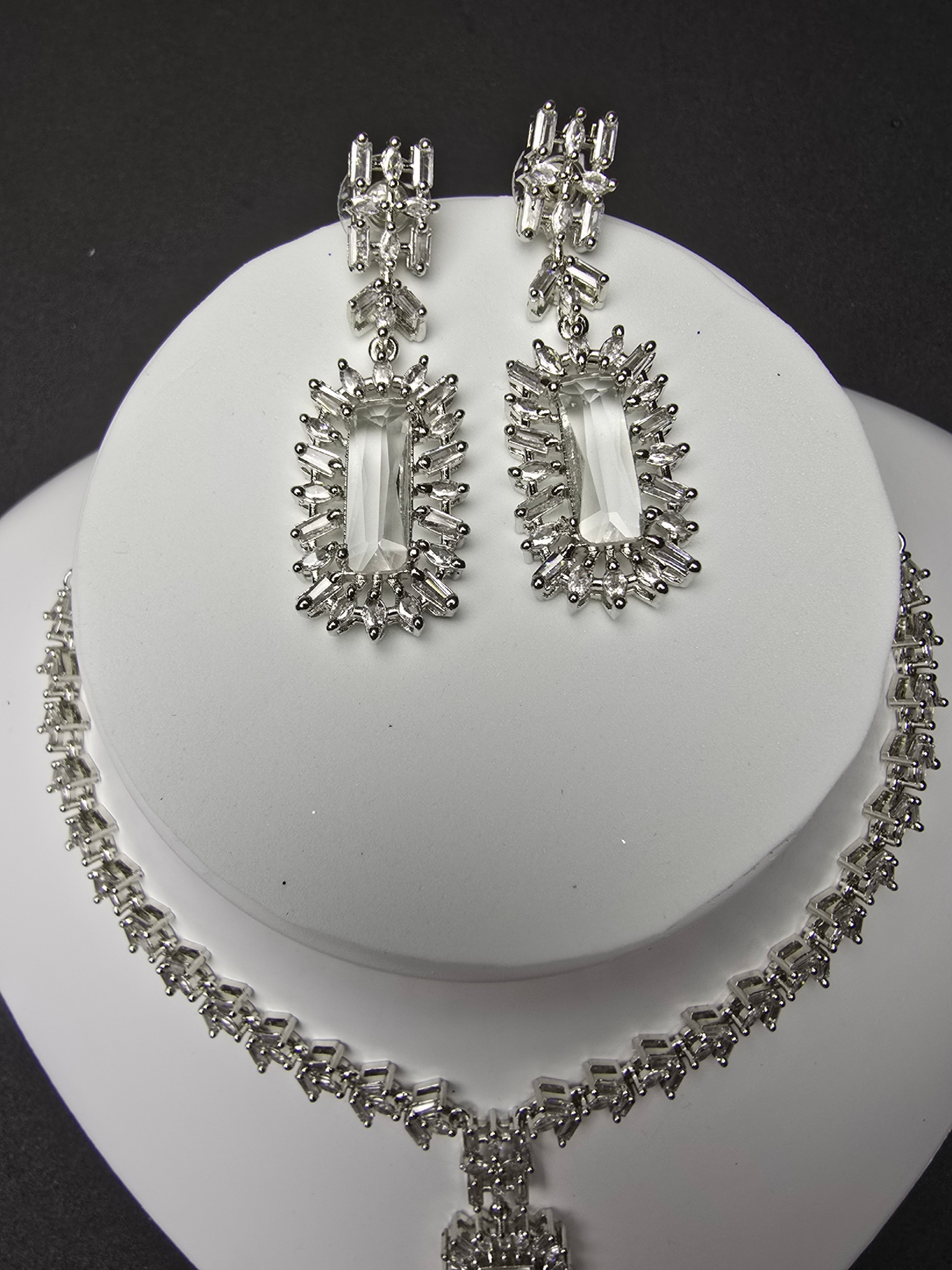 Elegant Cubic Zirconia Necklace & Earring Set – Timeless Party Collection
