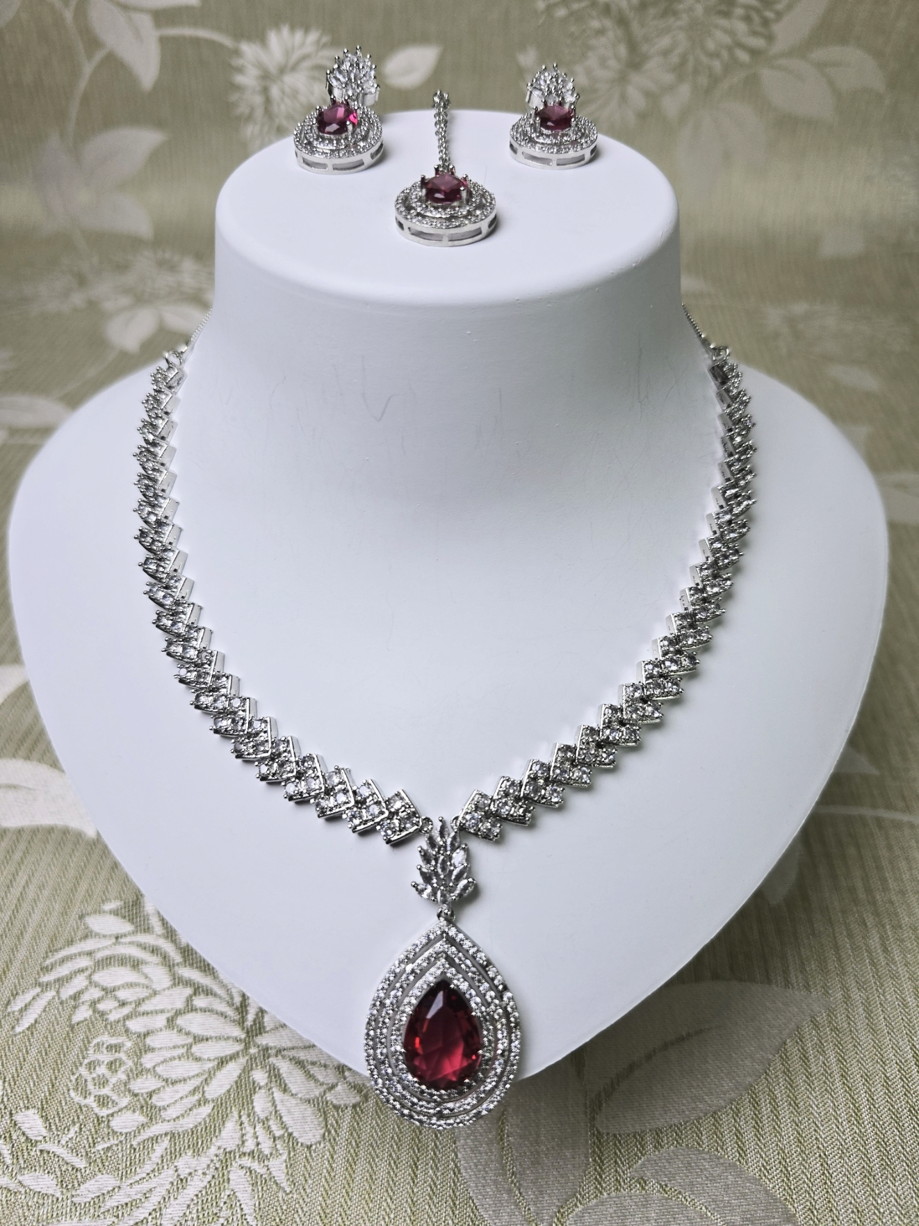 Elegant Red Cubic Zirconia Half-Set – Party & Wedding Collection