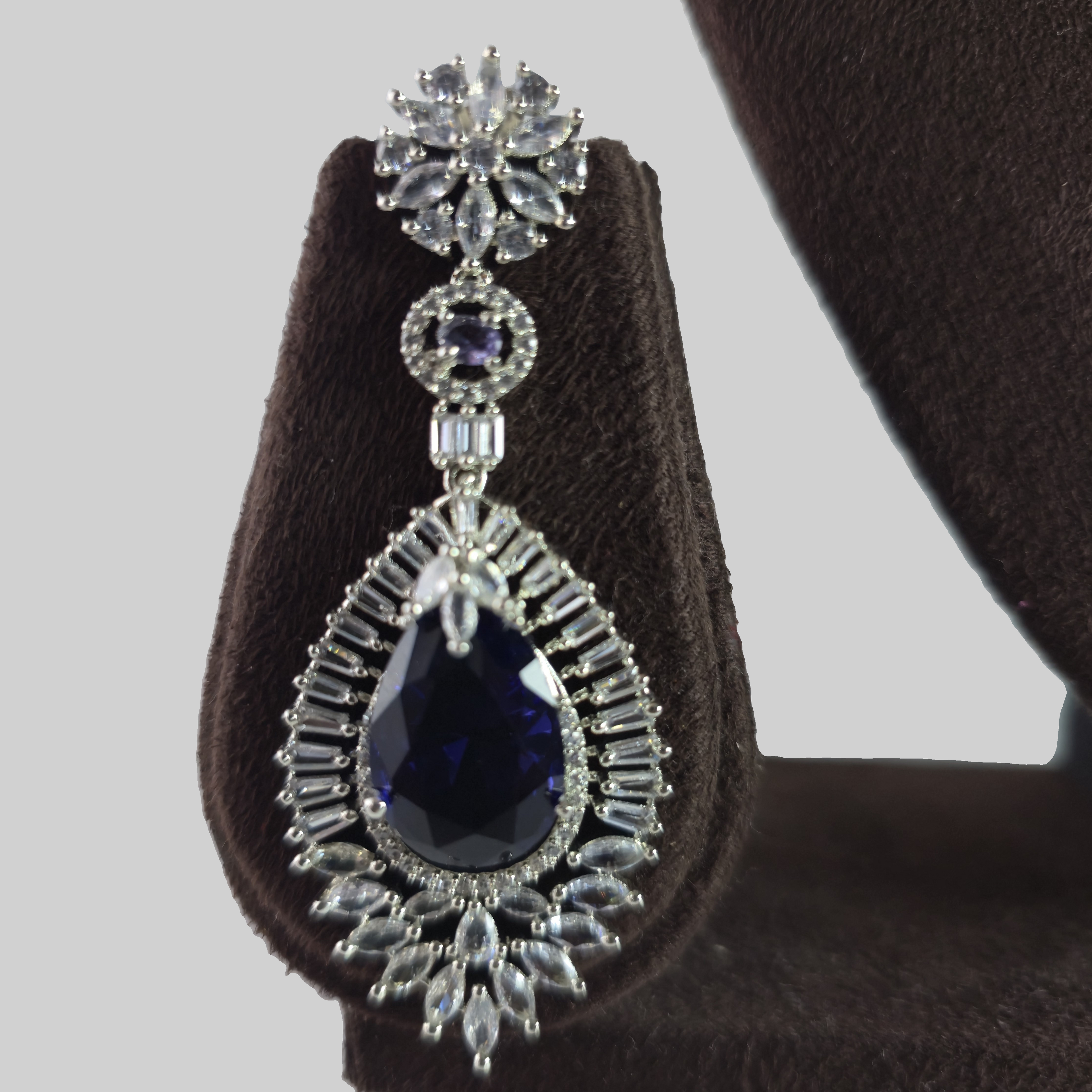 Exquisite Navy Blue Cubic Zirconia Half-Set – Elegant Party Collection