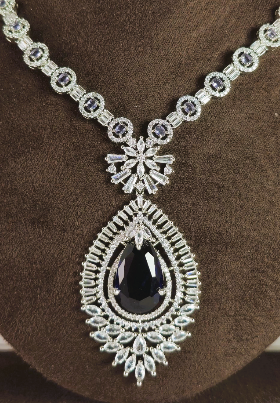 Exquisite Navy Blue Cubic Zirconia Half-Set – Elegant Party Collection