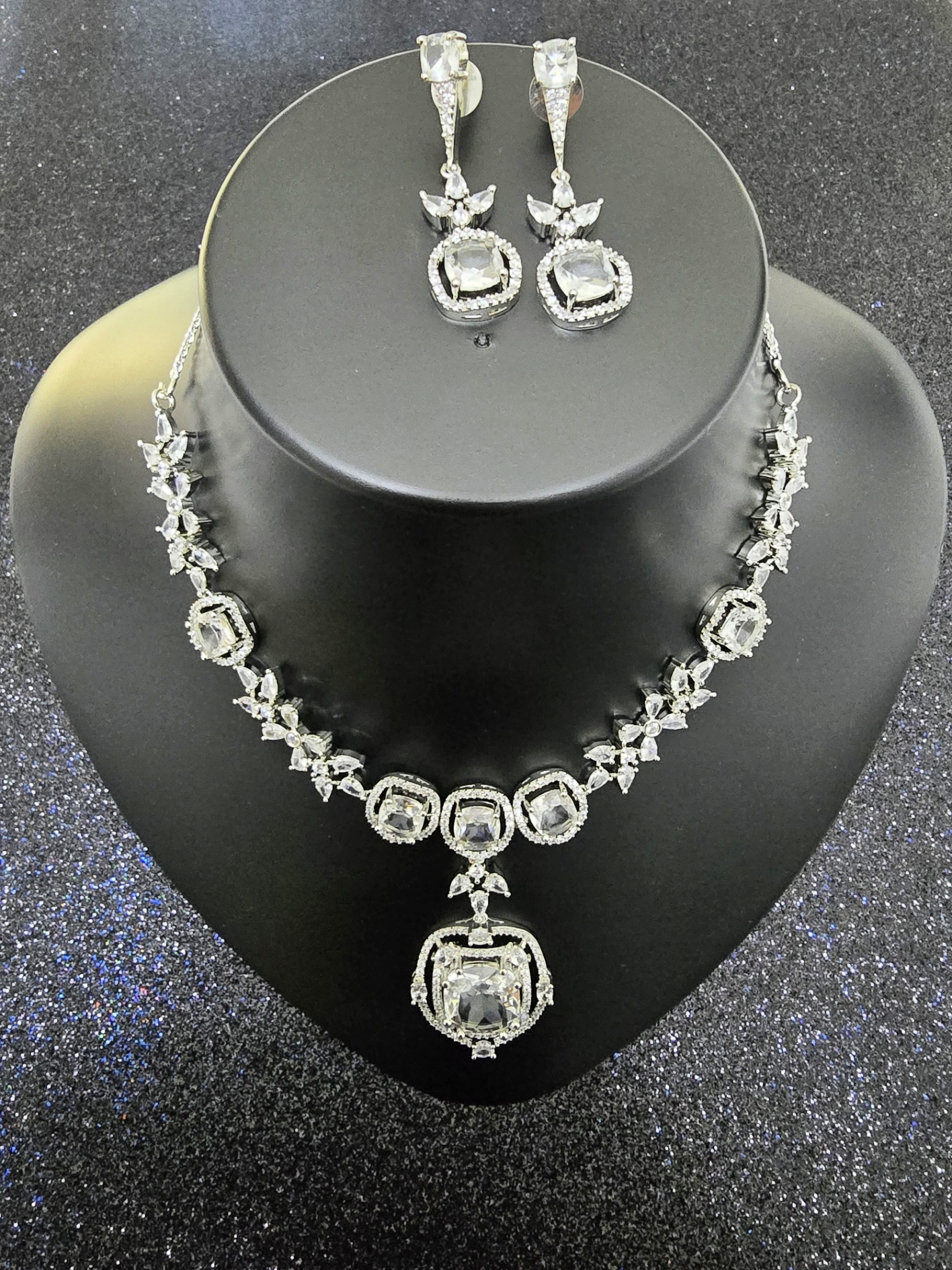 Elegant Clear Cubic Zirconia Half-Set – Wedding & Everyday Elegance