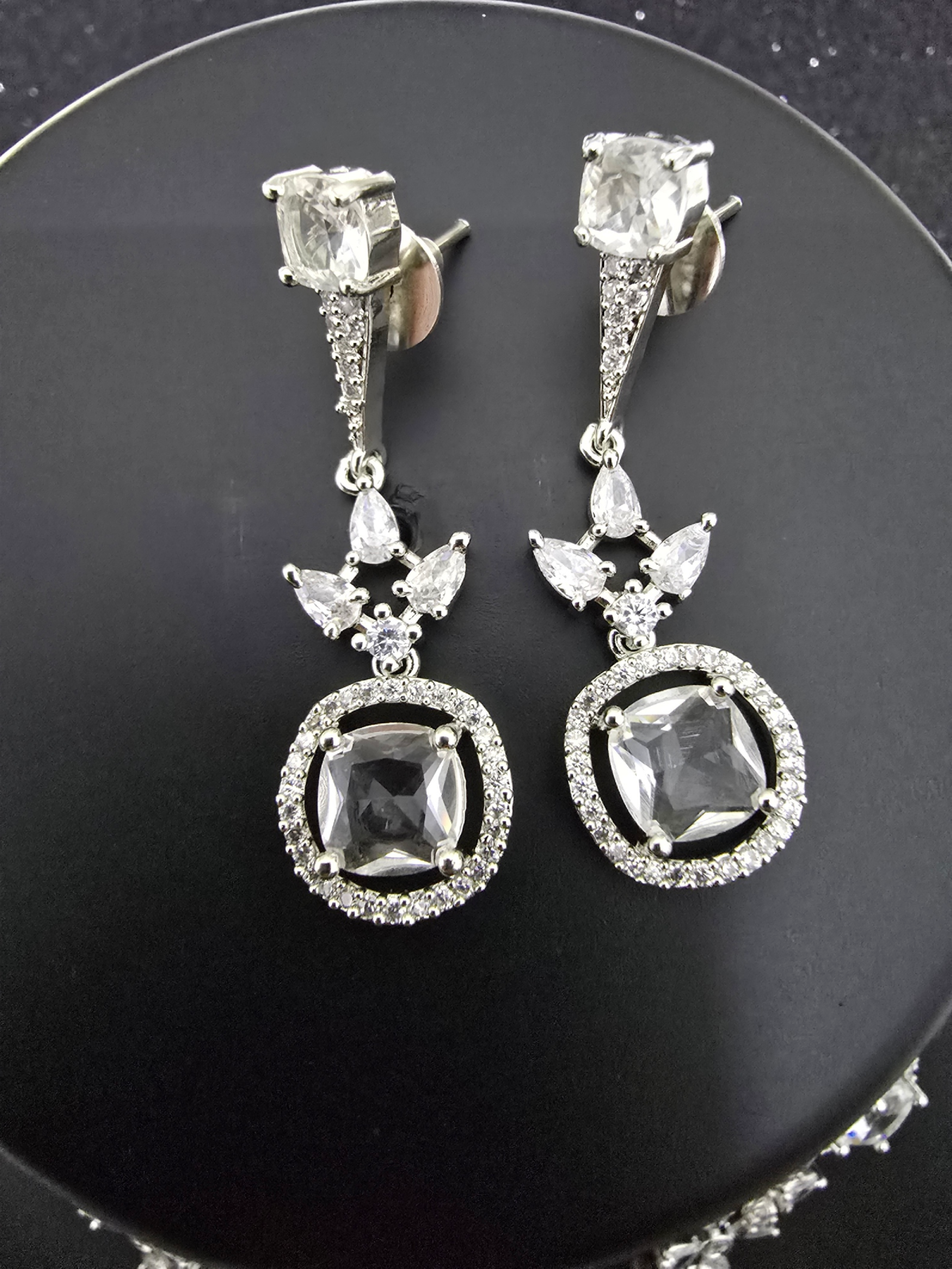 Elegant Clear Cubic Zirconia Half-Set – Wedding & Everyday Elegance