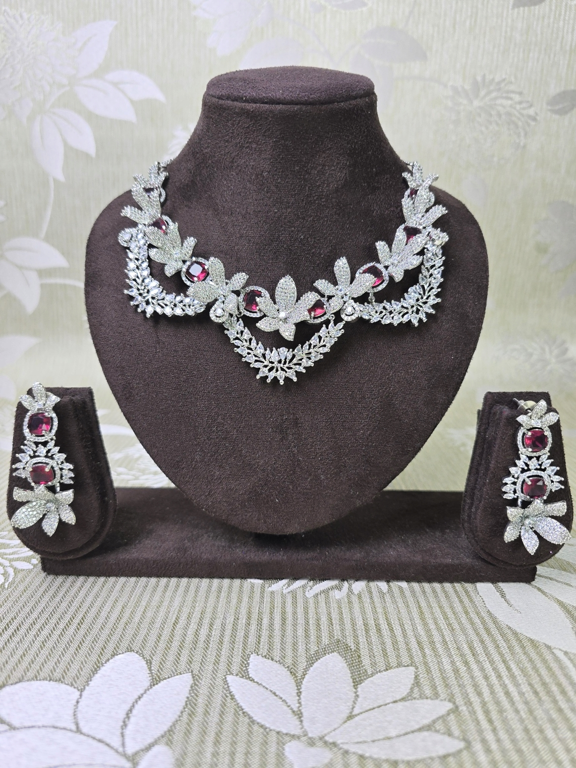 Exquisite Red Cubic Zirconia Petal Necklace – Elegant Wedding & Party Jewelry