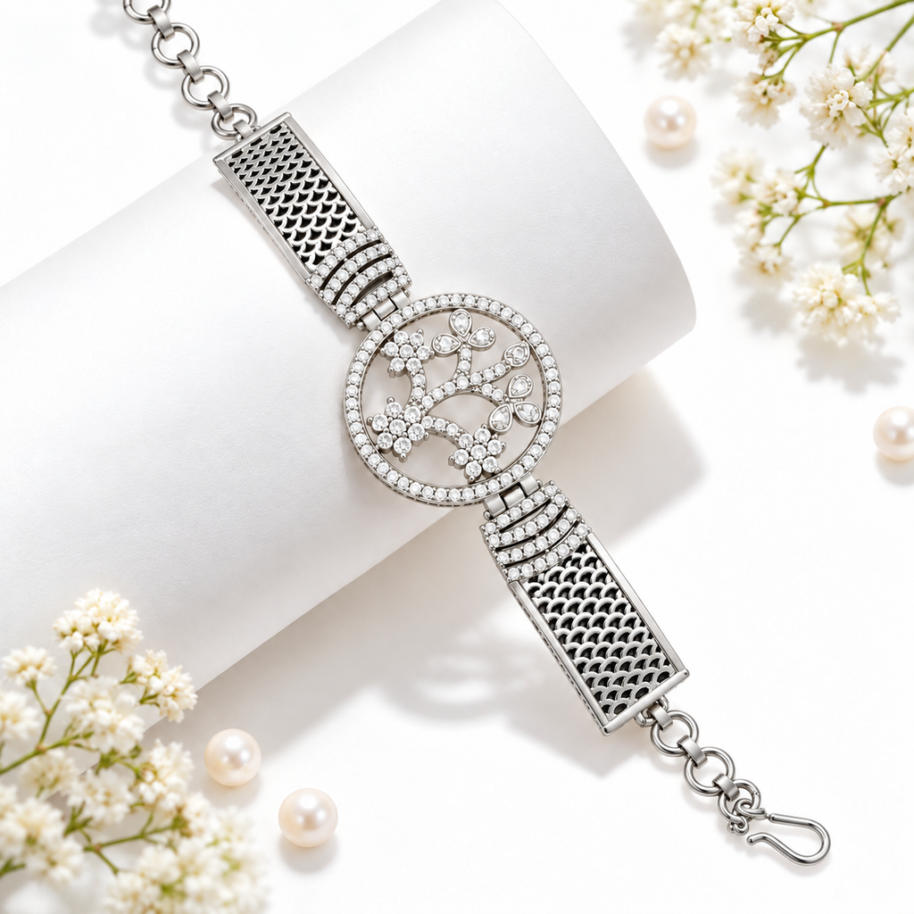Floral Crystal Medallion Chain Bracelet for Women | سوار نسائي بسلسلة وزخرفة دائرية بنقوش زهرية وكريستالية