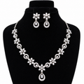 Floral Crystal Necklace & Earrings Set – Silver-Tone | طقم عقد وأقراط كريستالي بتصميم الأزهار – لون فضي