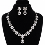 Floral Crystal Necklace & Earrings Set – Silver-Tone | طقم عقد وأقراط كريستالي بتصميم الأزهار – لون فضي