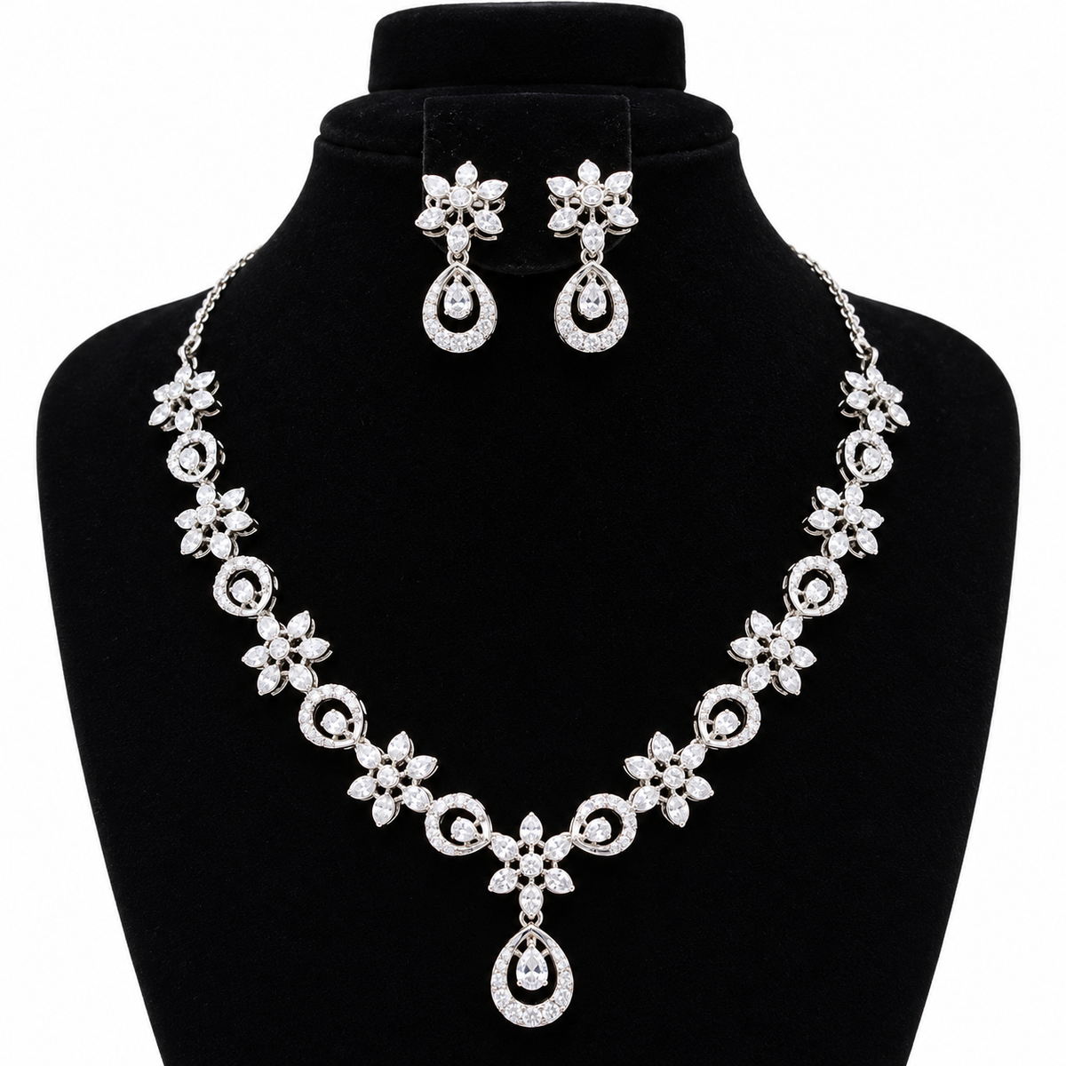 Floral Crystal Necklace & Earrings Set – Silver-Tone | طقم عقد وأقراط كريستالي بتصميم الأزهار – لون فضي