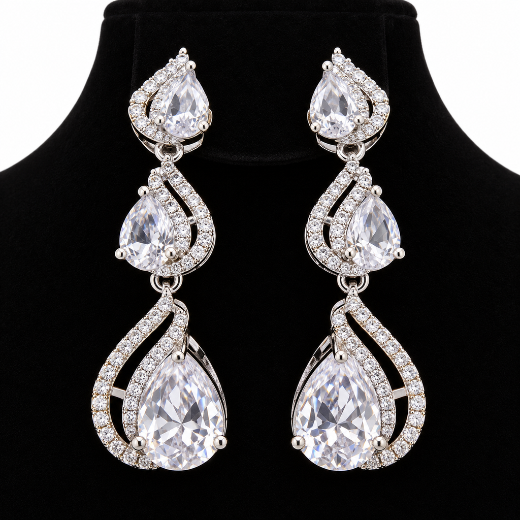 Silver-Tone Crystal Double-Layer Necklace & Chandelier Earrings Set | طقم عقد بطبقتين وأقراط متدلية بالكريستال واللون الفضي